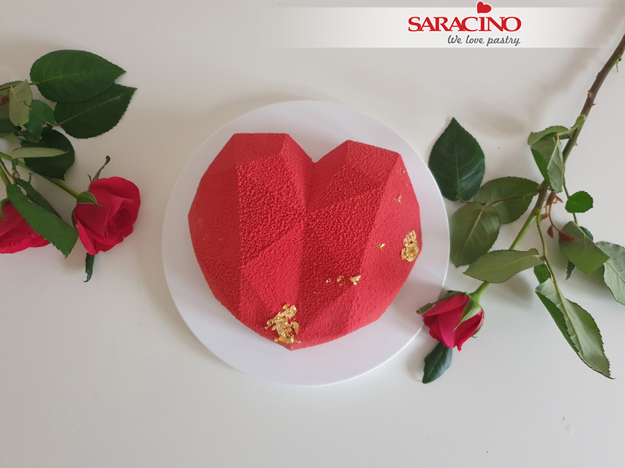 TUTORIAL TORTA CUORE DI SAN VALENTINO CON EFFETTO VELLUTO